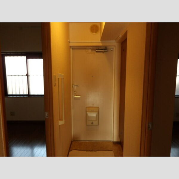 ルーチェ緑が丘　B218号室 玄関