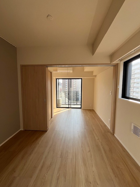 ワンルーフレジデンス台東根岸 リビング