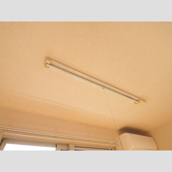 ソレアードM201号室 室内物干し