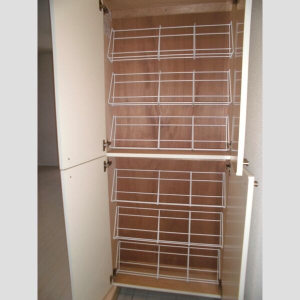 URBAN COURT BRILLER 玄関