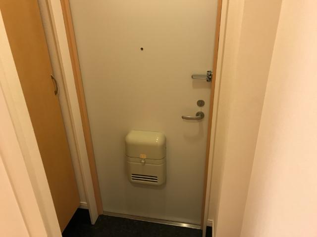 クレッセントコート 玄関