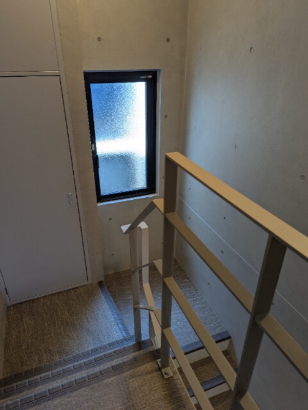 CREAL西荻窪Ⅱ1階 共用階段