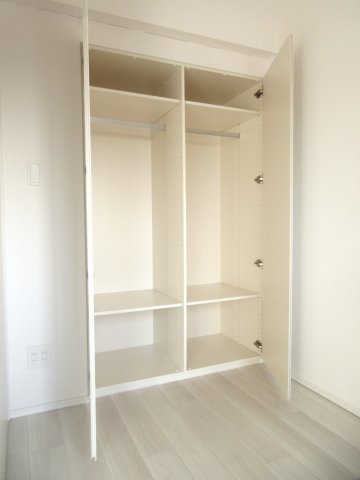 びゅうリエット横浜東神奈川1008号室 洋室　収納　※現況優先