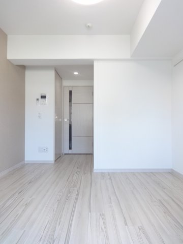 ＣＲＥＶＩＳＴＡ北千住302号室 リビング