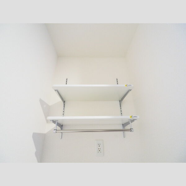 ヴィラージュたまプラーザ　桜102号室 洗濯機置き場上収納