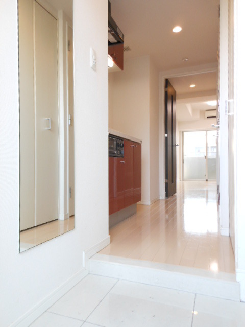 グランド・ガーラ新横浜North 玄関・女性に嬉しい姿見あり☆