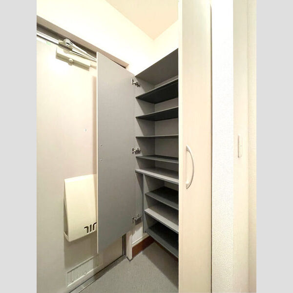 ソレアード　A 玄関・シューズボックス