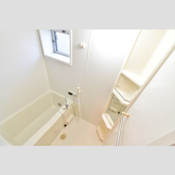 ラディアント102号室 バス