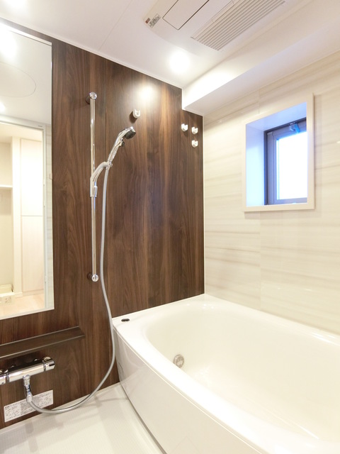 ガーラ・プレシャス三軒茶屋2階 落ち着いた空間のお風呂です