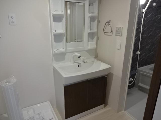 ルピナス向原 洗髪洗面化粧台