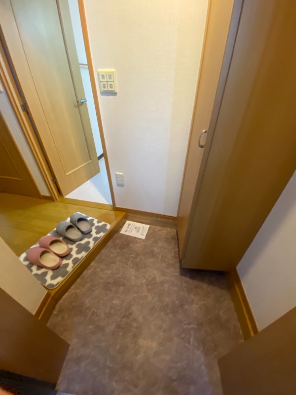 プロシード蓮根 玄関
