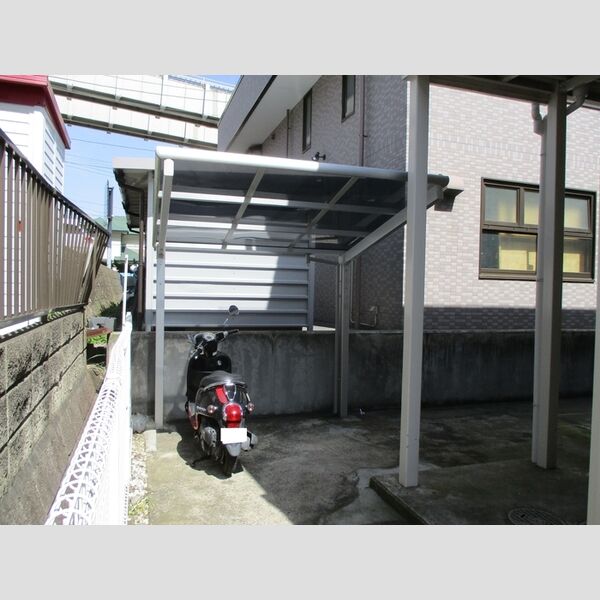 ブルーパレス 駐輪場