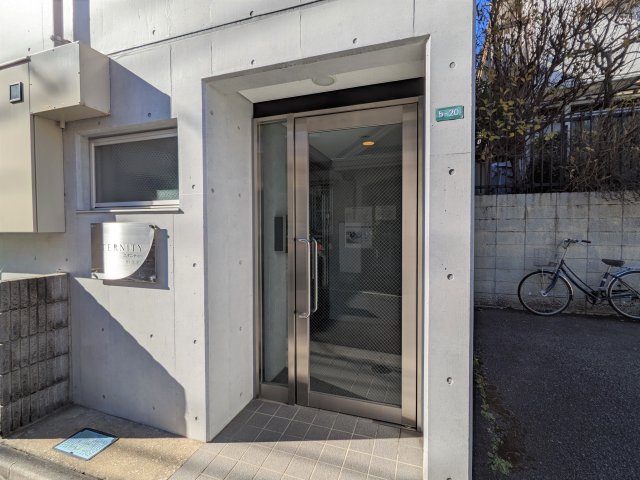 エタニティ204号室 エントランス