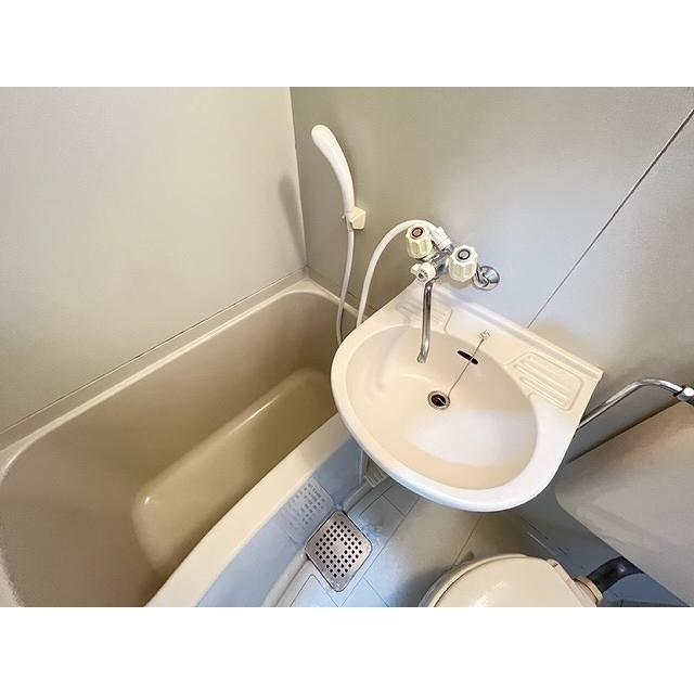 メゾンポンムＡ107号室 同建物別部屋の参考画像