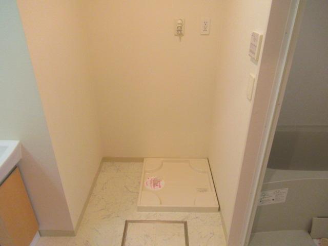 CASA　RIVIERA（カーサ　リヴィエラ）102号室 洗濯機置き場