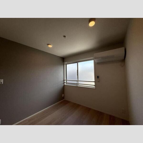 セレスティア南花畑Ⅲ305号室 洋室