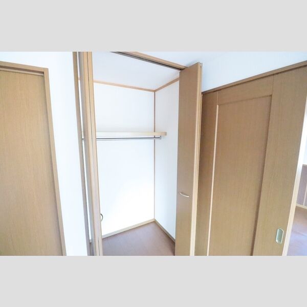 エクレール・パルク 物入れ(洋室6帖)テラス側