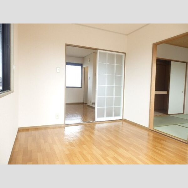 グランシャリオ205号室 リビング