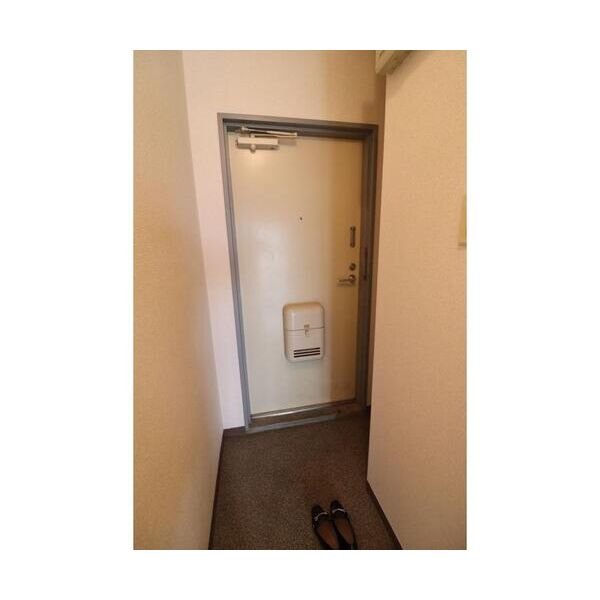 HMレジデンスB棟301号室 玄関