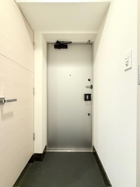 ＣＯＣＯ－ＣＨＩＬＬ　ＫＡＭＥＡＲＩ3階 玄関