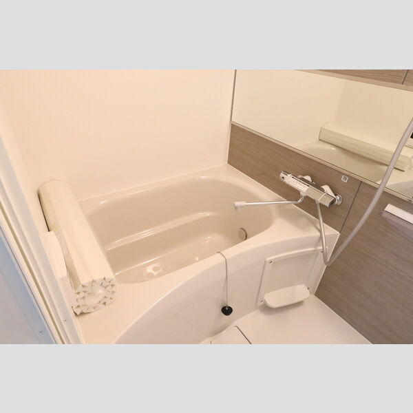 フラーリッシュ105号室 追い焚き給湯機能付き浴室