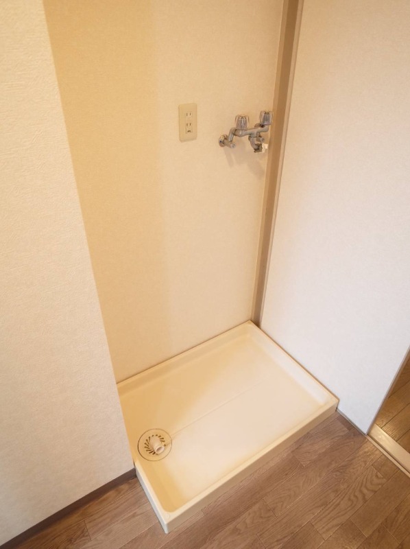 ドゥエル　イースト 室内洗濯機置き場