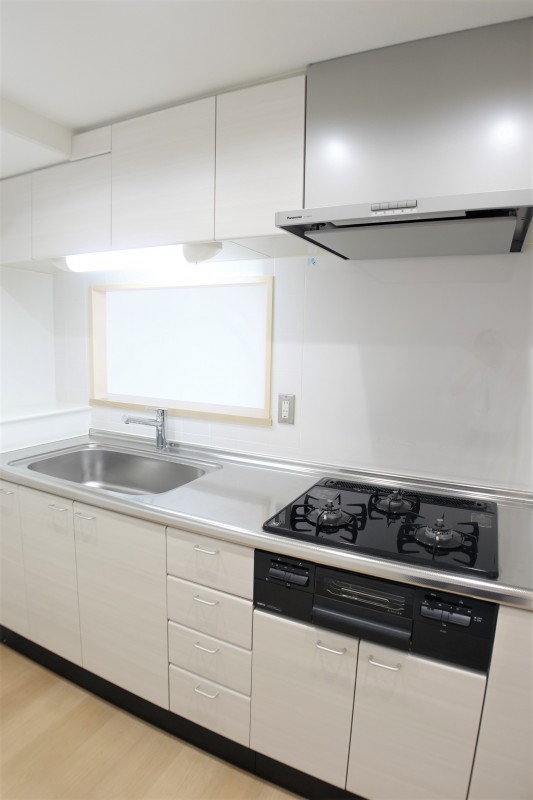 河田町ガーデン１号棟23階 キッチン