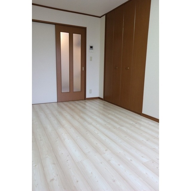 フリーフル善行坂205号室 リビング