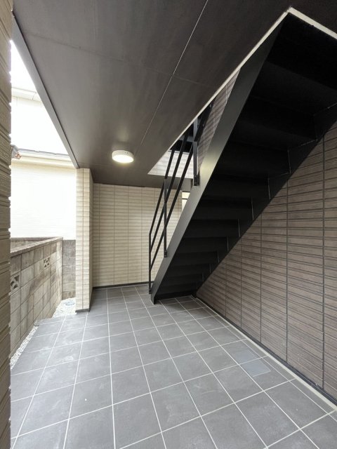 フォレストテラス小岩2階 エントランス