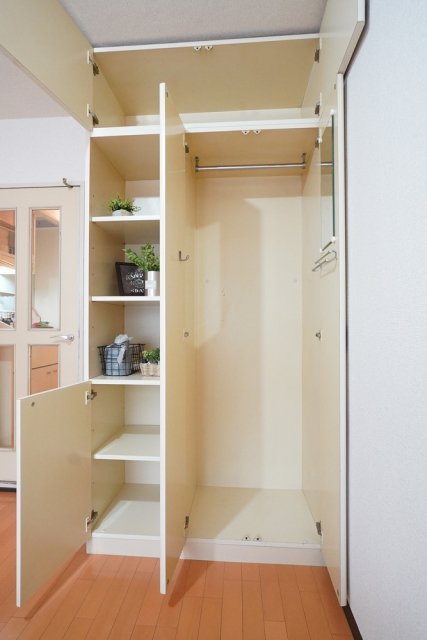 ラ・レジダンス・ド・パンデュール2階 クローゼット・収納※家具・家電はイメージです。