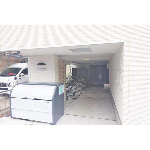 イニッツィオ永田南 エントランス