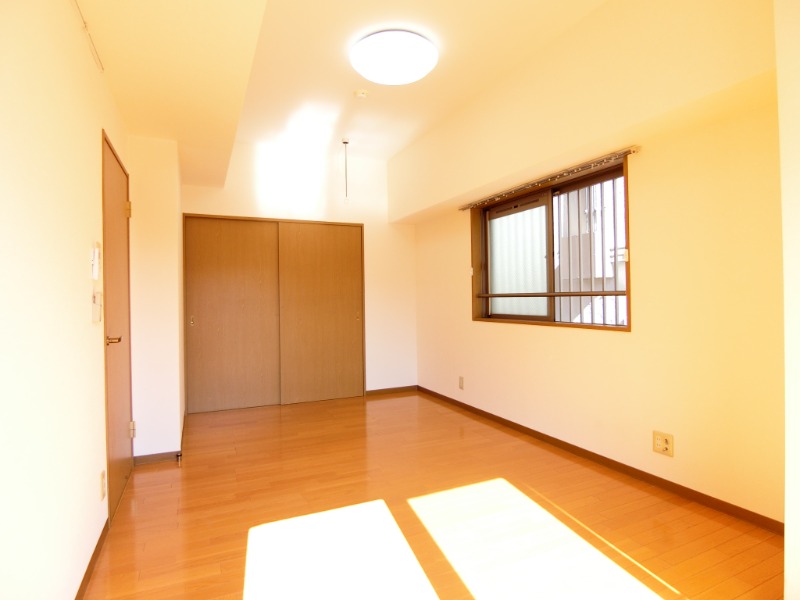 プリオール・オオフチ リビング