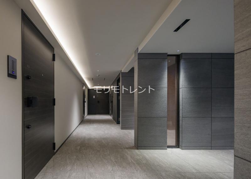 イプセ四谷三丁目3階 共用廊下