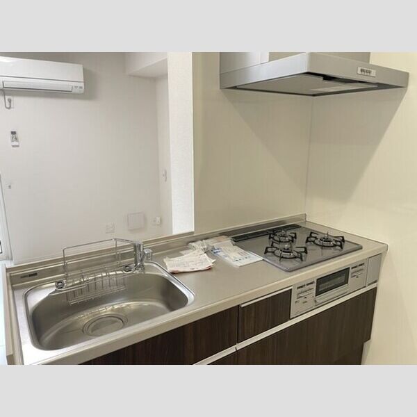 オルメル102号室 キッチン　3口コンロ