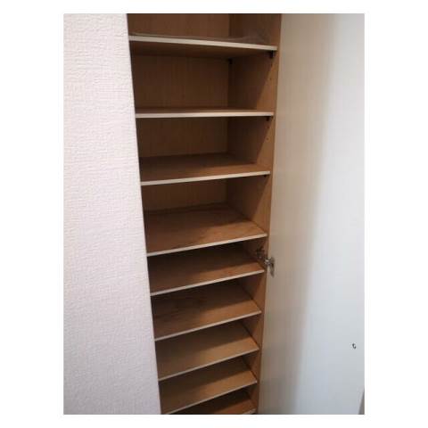 カオパレス１８2階 収納