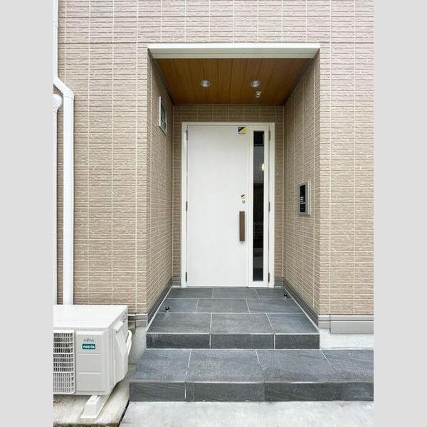 グラナーデ東伊興 エントランス