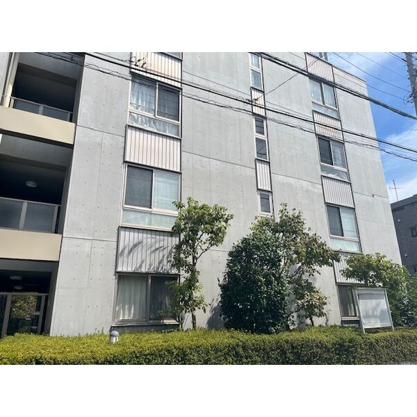 リベルタ国立の外観画像