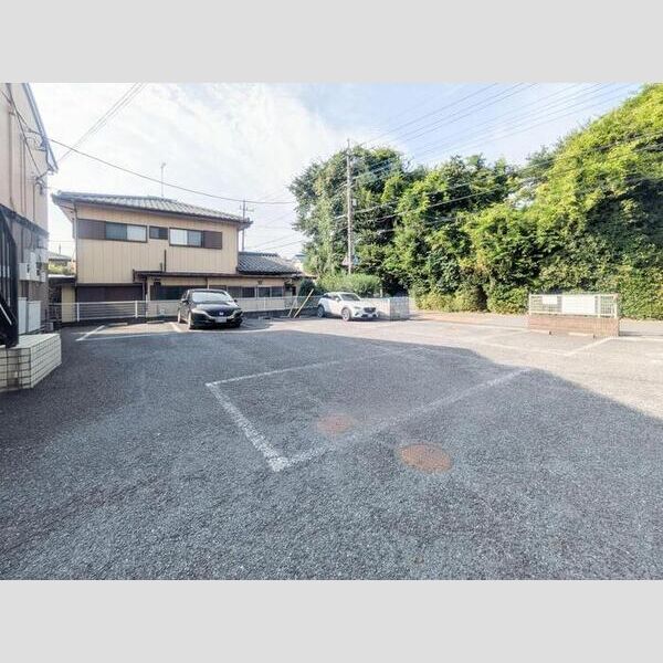 アークヒルズ　A 駐車場