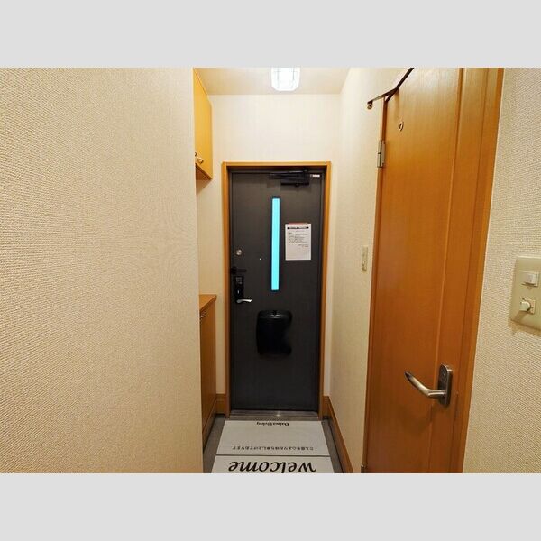 クレッセントガーデン 玄関