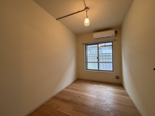 アールリエット武蔵境クラフト305号室 寝室