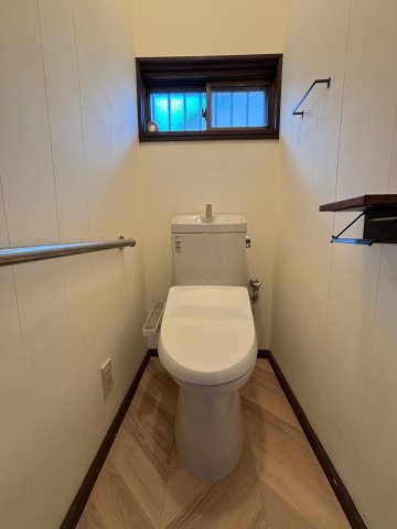 美住町戸建て シャワートイレも新しいです