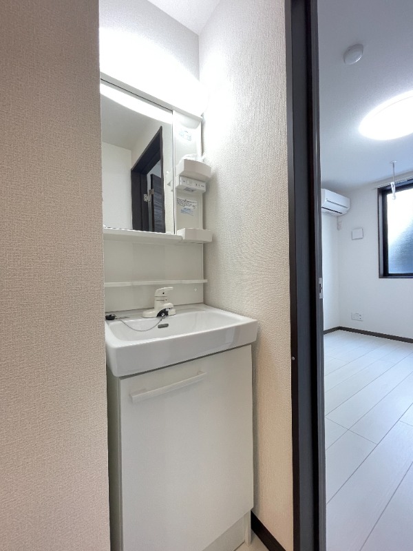 マーレ明大前1階 洗面