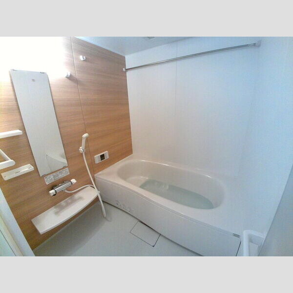 エトワール本町 追焚きと浴室乾燥機付の一坪風呂