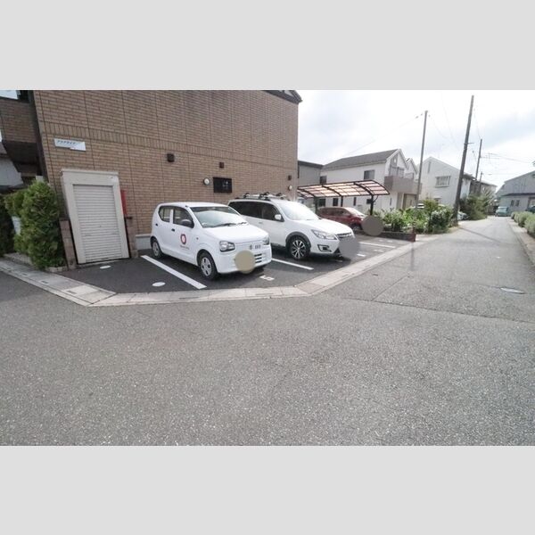 アクアサイド 駐車場
