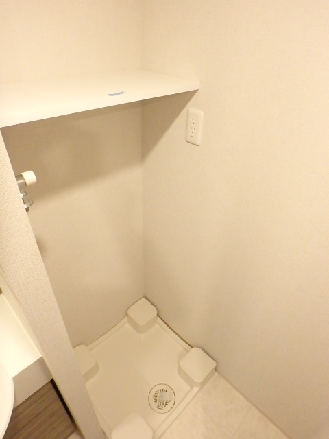 ガーラ横濱関内グランドステージ10階 室内洗濯機置き場