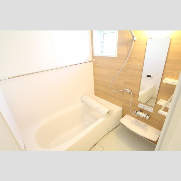 ソレイユ301号室 乾燥・追い焚き機能付きの浴室!