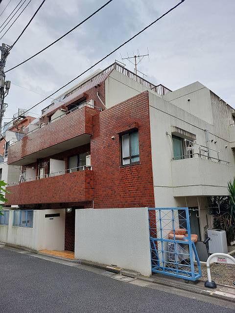 スカイコート新宿2階 外観