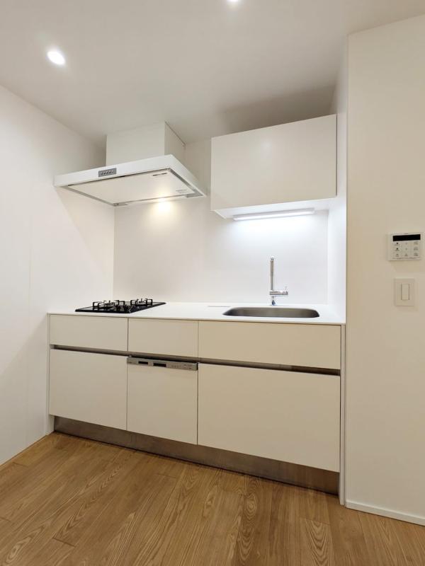 ルクール市ヶ谷払方町(旧ARK HOUSE 市ヶ谷払方町)2階 玄関