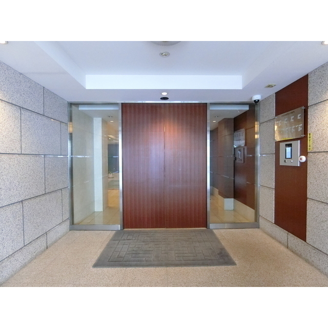 ファミール新宿グランスイートタワー エントランス