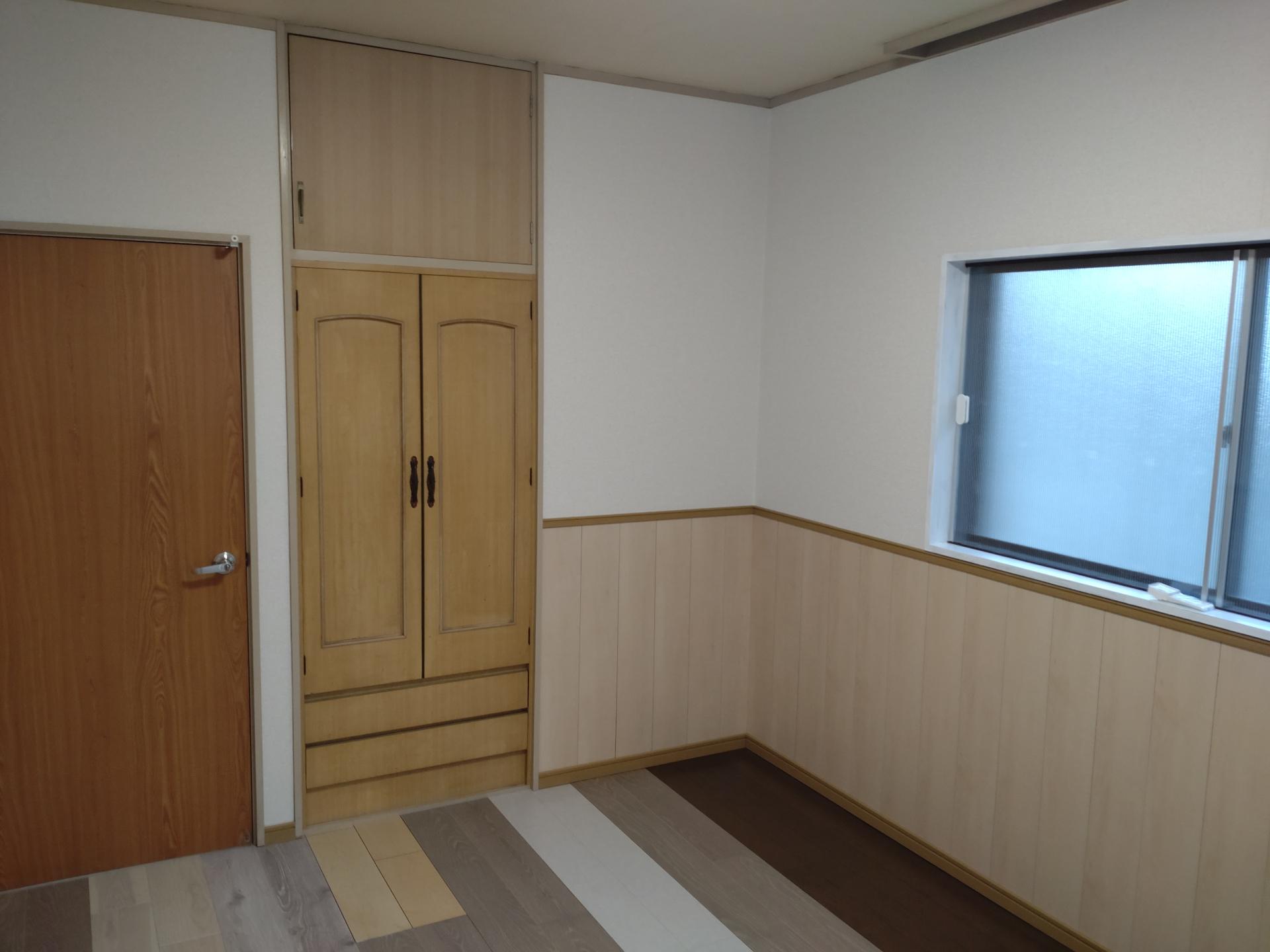 千葉市中央区仁戸名町一戸建て 2階洋室6帖、収納付き